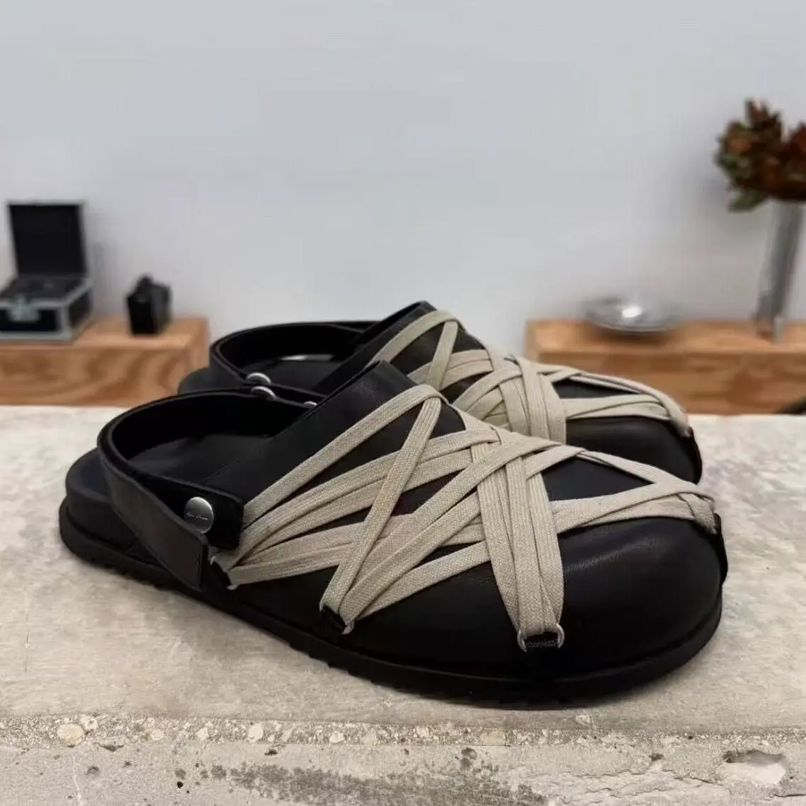 2025 New Summer Breathable Closed-Toe Half-Slippers for Men, Thick-Soled Height-Increasing Casual Sandals for Outdoor Wear, Slip-On Lazy Shoes