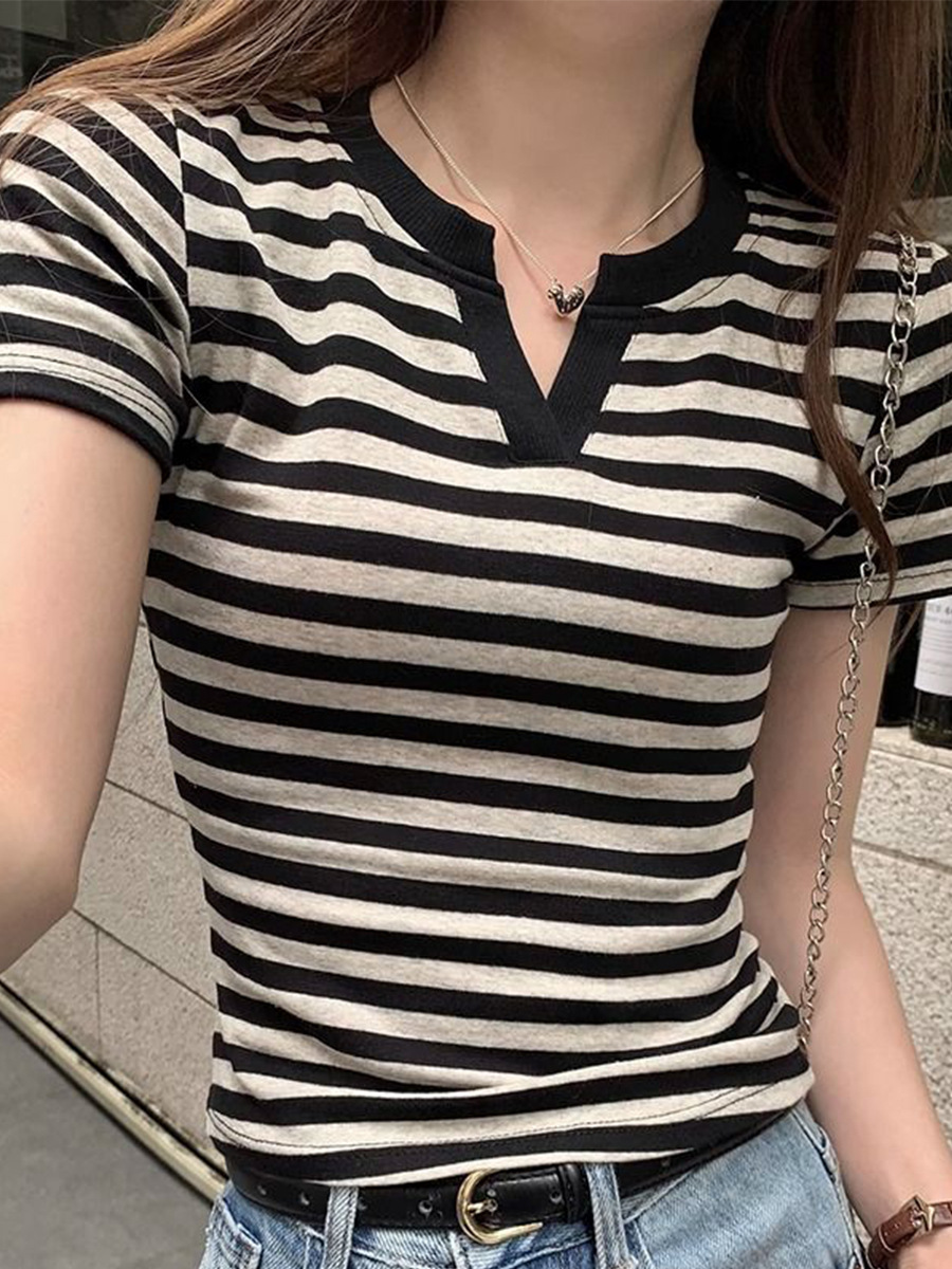 American Retro Red Off-Shoulder Striped Short-Sleeve T-Shirt for Women, Summer Design, Niche Slim-Fit Cropped Top