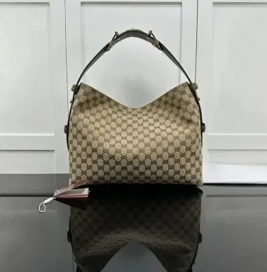 P730A(850926-4)W35xH27.5xD11cm