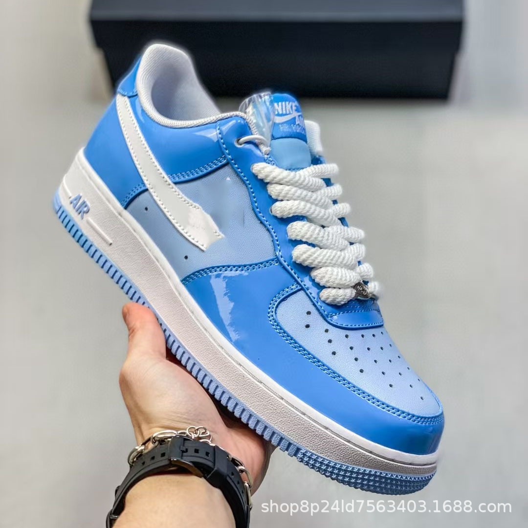 Air Force One Sports Sneakers, Patent Leather Glossy Flat Shoes, Versatile Casual Soft Cushioning Shoes for Men and Women QC-foto från 1688 på Qualit.ly