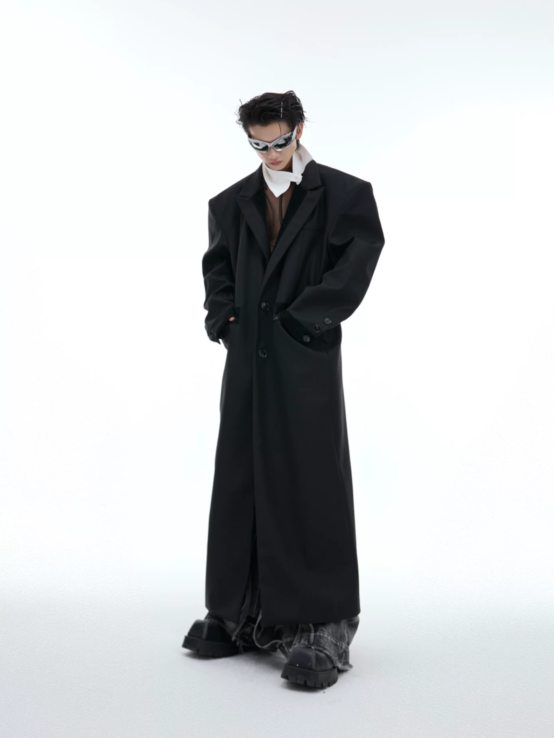 Argue Niche Silhouette Black Padded Shoulder Coat with Pu Leather Splicing Design, Over-The-Knee Long High-End Trench Coat