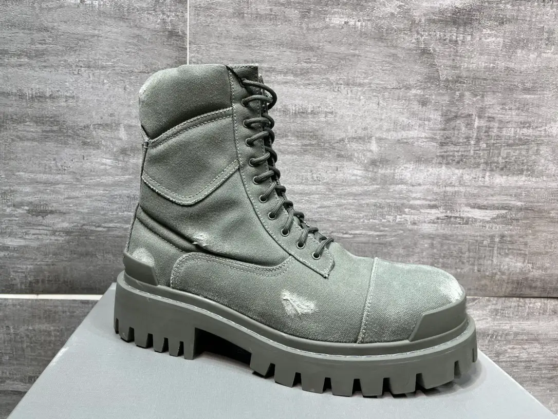 2024 autumn and winter round head middle barrel viscose shoes in stock big head men's first layer cowhide men's short boots martin boots