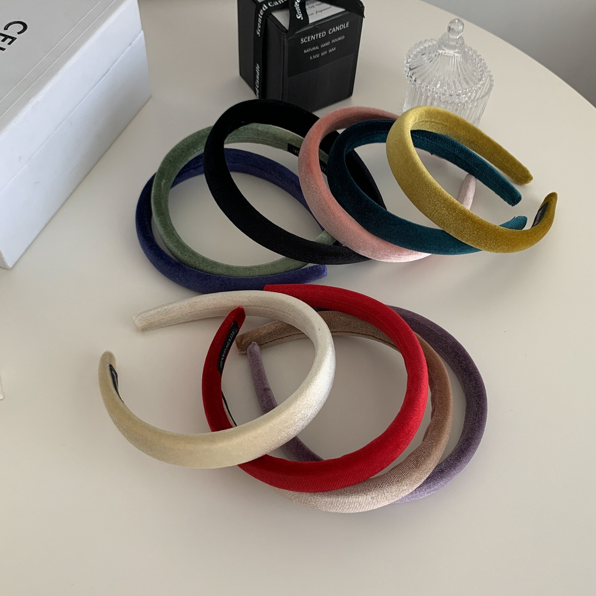 2022 Autumn and Winter Vintage Velvet Hair Hoop Sense All-match Candy Color Hair Hoop Hair Clip Hair Stopper Internet Celebrity Hair Accessories New Style