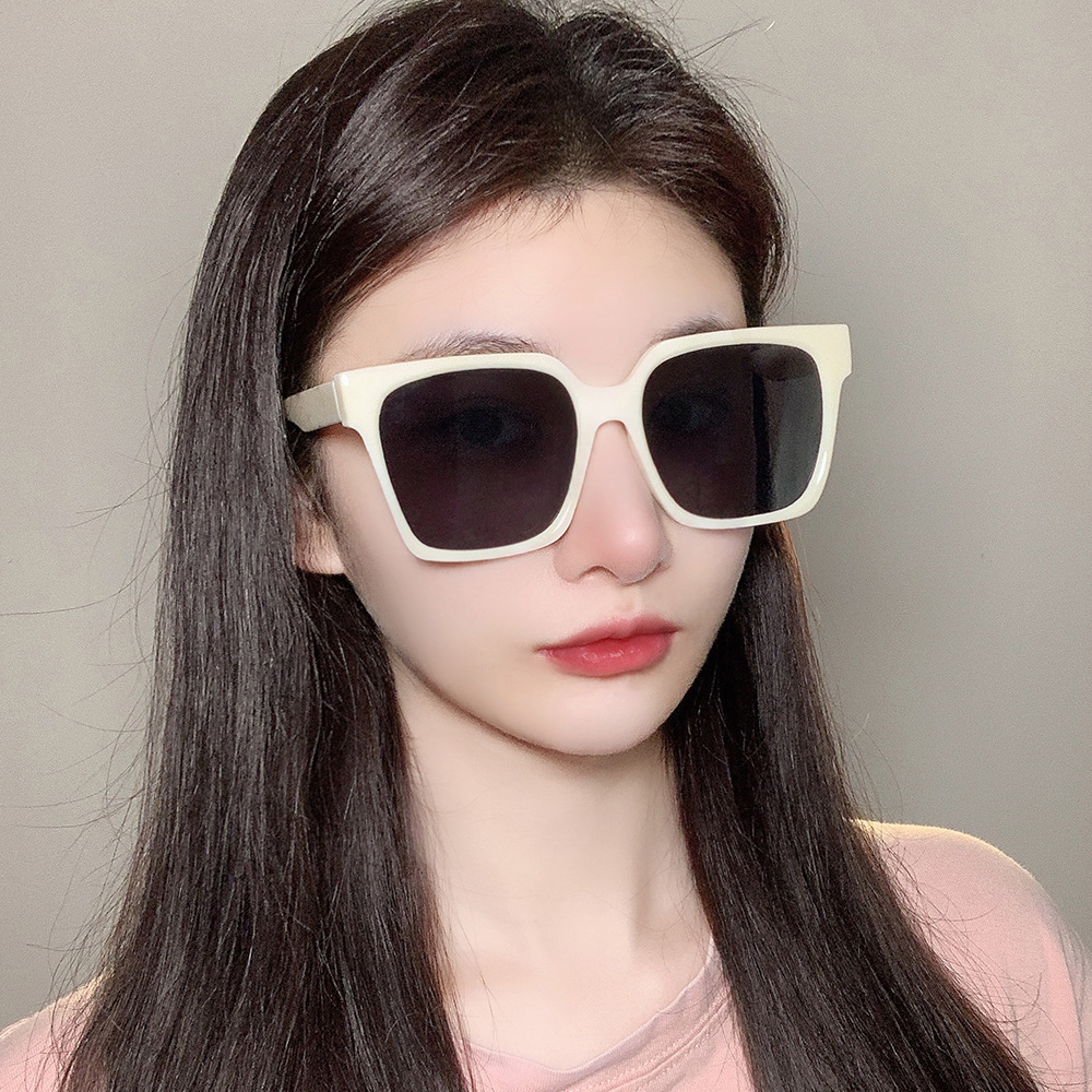 New sunglasses anti-ultraviolet Internet-famous retro large frame brown sunglasses gradient black frame polarizer