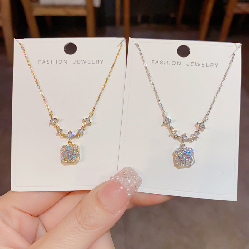 Zircon Square Diamond Necklace Women's Light Luxury Niche High-end Refined Clavicle Chain Elegant All-match Fashion Internet Celebrity Accessories