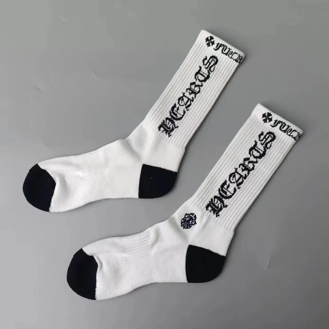 Sanskrit striped letter graffiti skull cotton socks