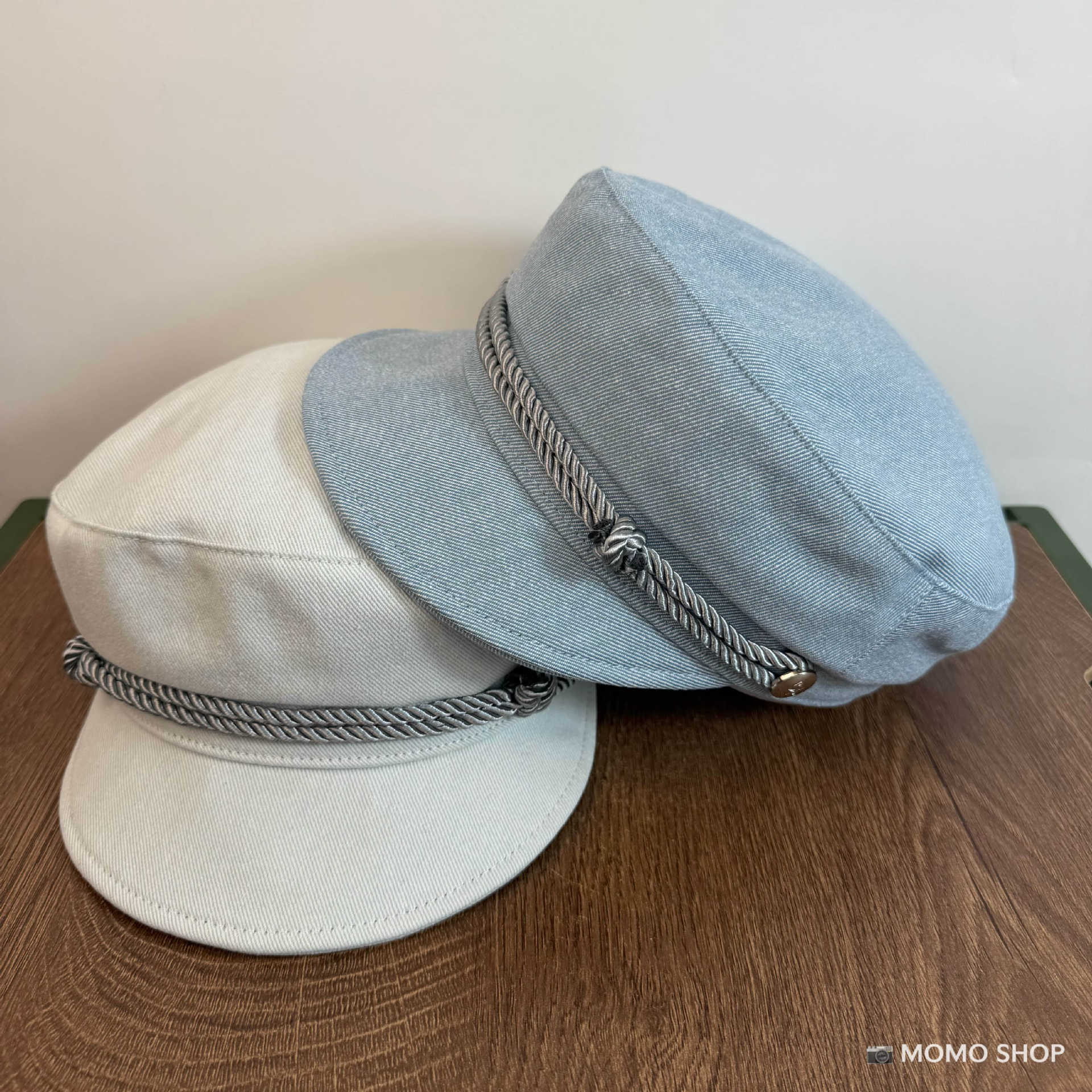 High-End Metal Buckle Flat-Top Hat for Women, Spring and Summer Versatile Stylish Navy Hat, Slimming Sun Hat, Casual Newsboy Hat