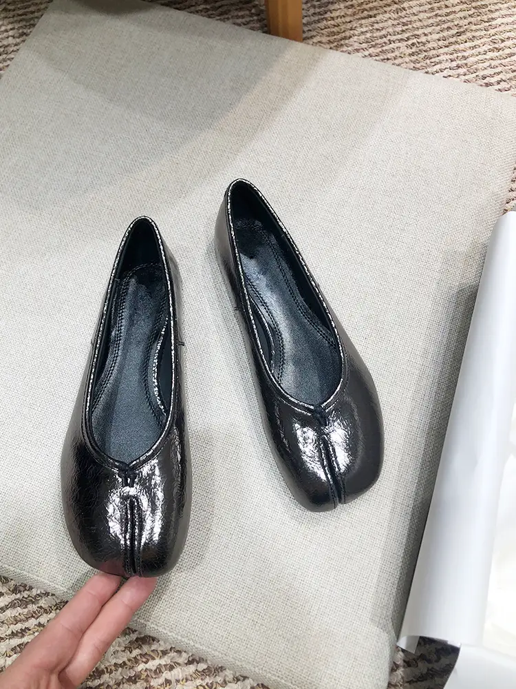 Women's Split-Toe Shoes 2025 New arrival Genuine Leather Flats Flats Pig Trotter Sheep Trotter Shoes Gun Color Loafers Slip-On Small Leather Shoes
