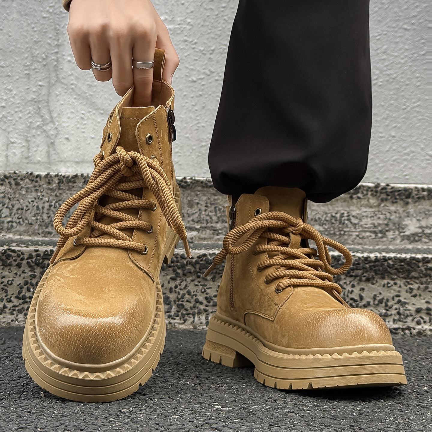 2026 Autumn and Winter New Style British Style Retro Classic Simple Work Boots Thick-Soled Height-Increasing Comfortable Versatile Martin Boots