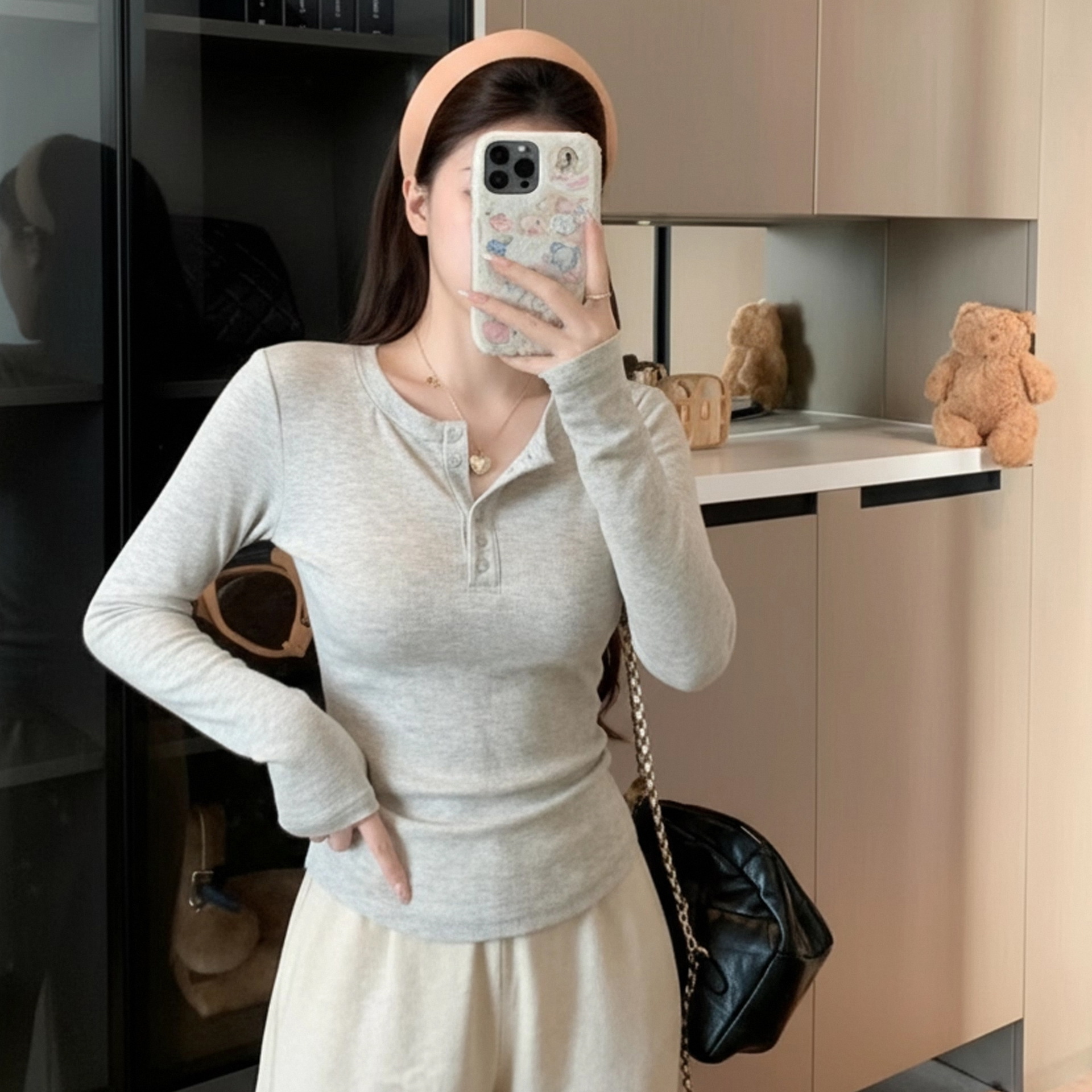 Henley Collar Slim-Fit Base Layer Shirt for Women, Suitable for Spring and Autumn, Petite Size, Simple Long-Sleeve T-Shirt Top