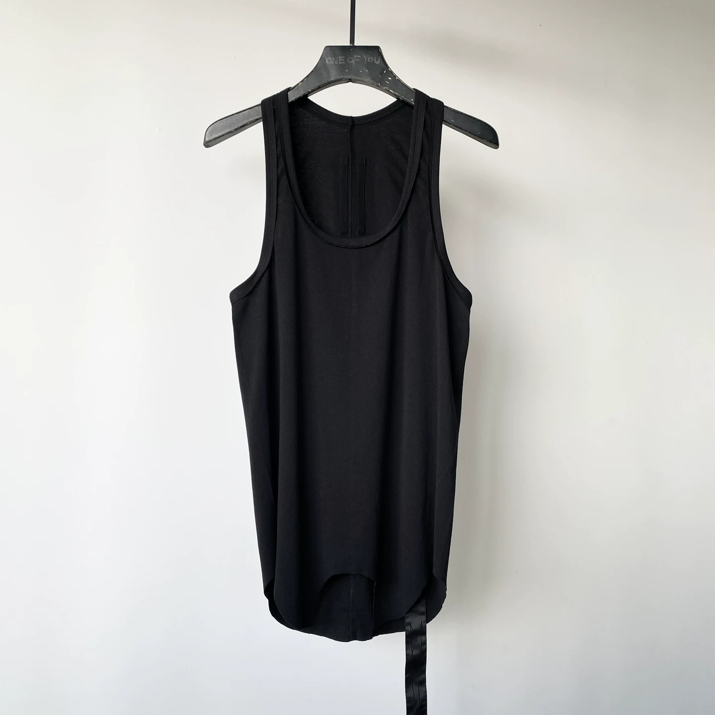 ONEOFYOU Dark Solid Color Bottom Digging Tank Top RO Style Hairy Edge Slimming Sleeveless Top for Women