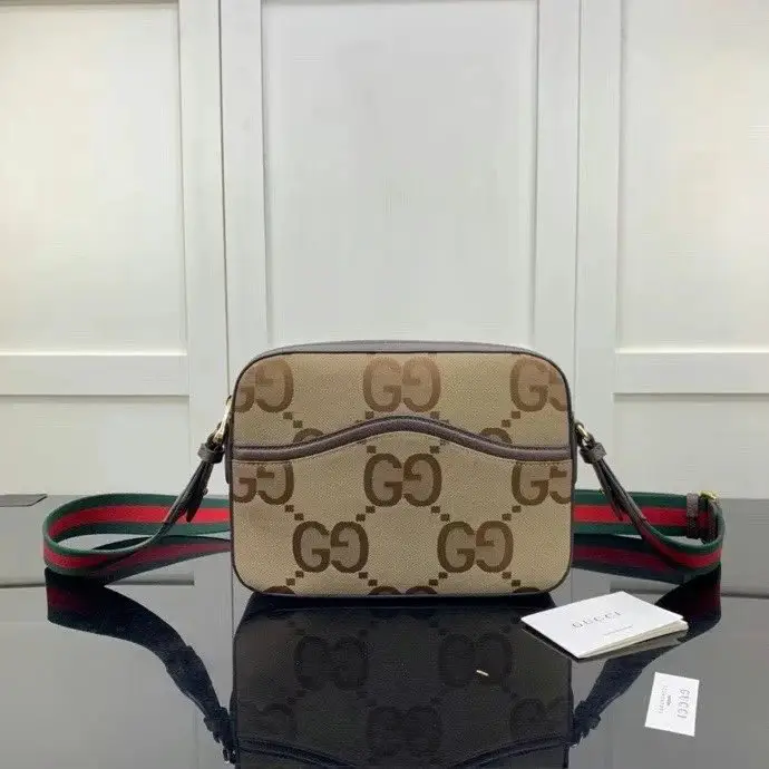 款号：675891杏布尺寸：W25.5xH20xD6cm 单肩包