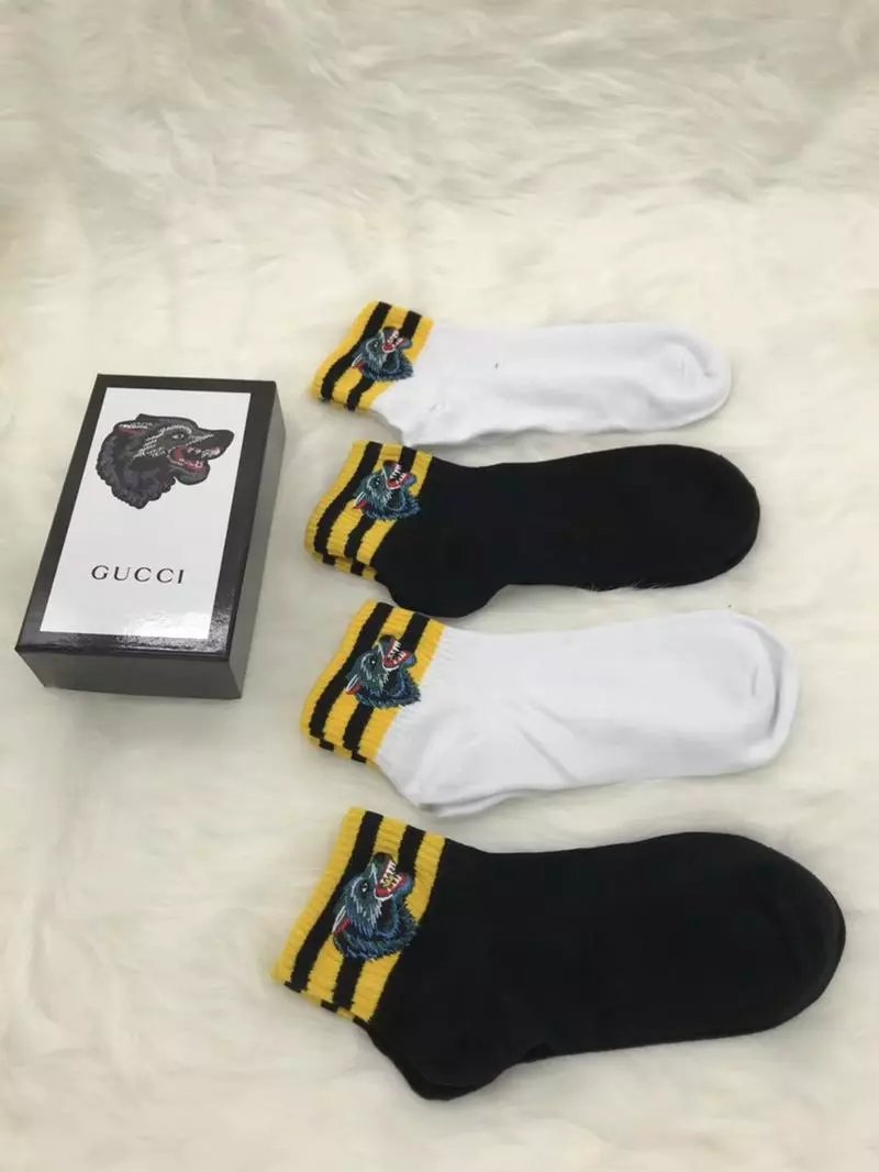 GUCCI Wolf Head Socks