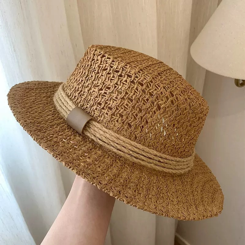 French-Style Old Money Hollow-Out Flat-Top Straw Hat for Women, Summer Flat-Brimmed Beach Vacation Sun Protection Sun Hat