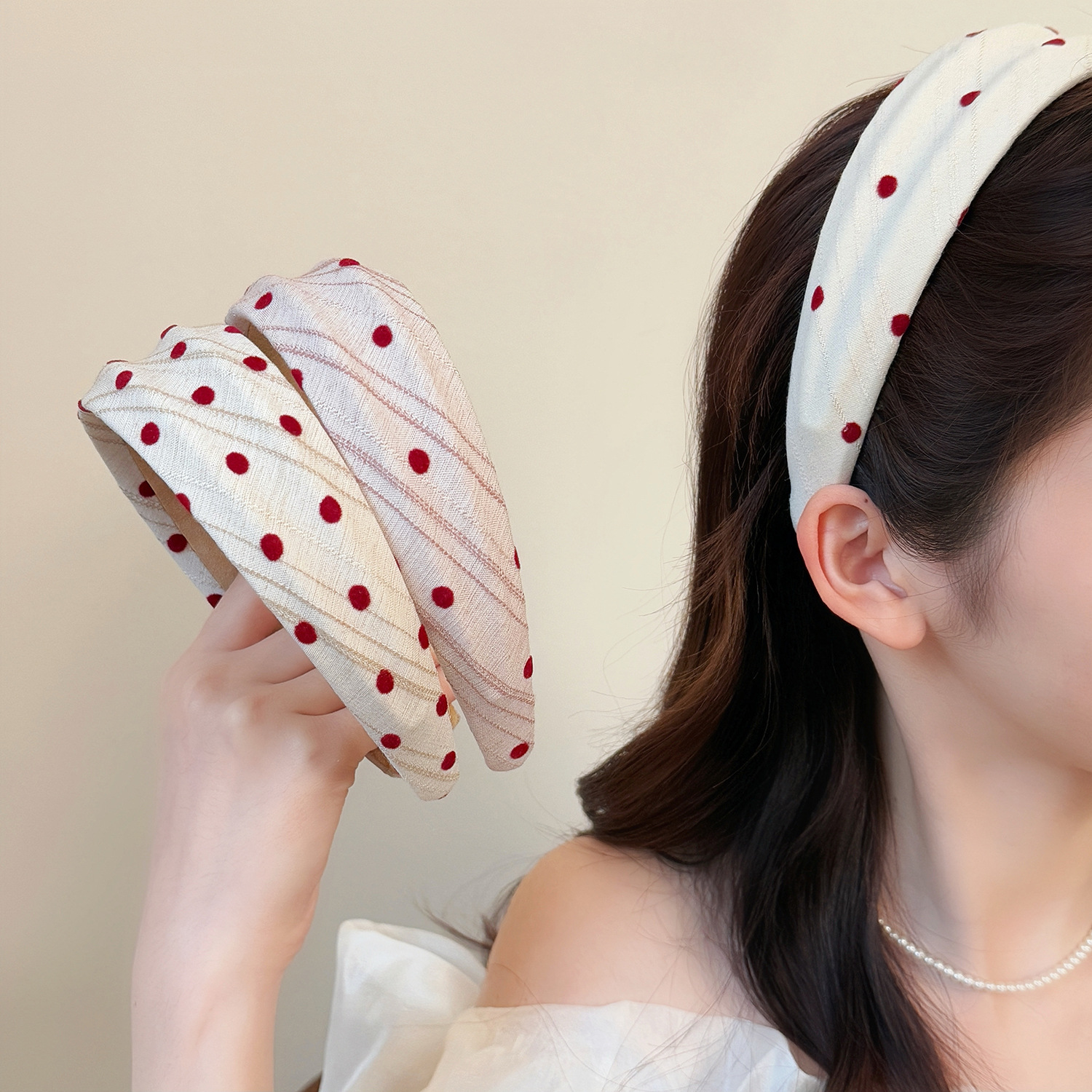 Korean-Style New Sweet Cream-Colored Fabric Headband with Polka Dots and Ribbed Design, High Crown Hair Clip, Face-Washing Headband, Hair Accessory