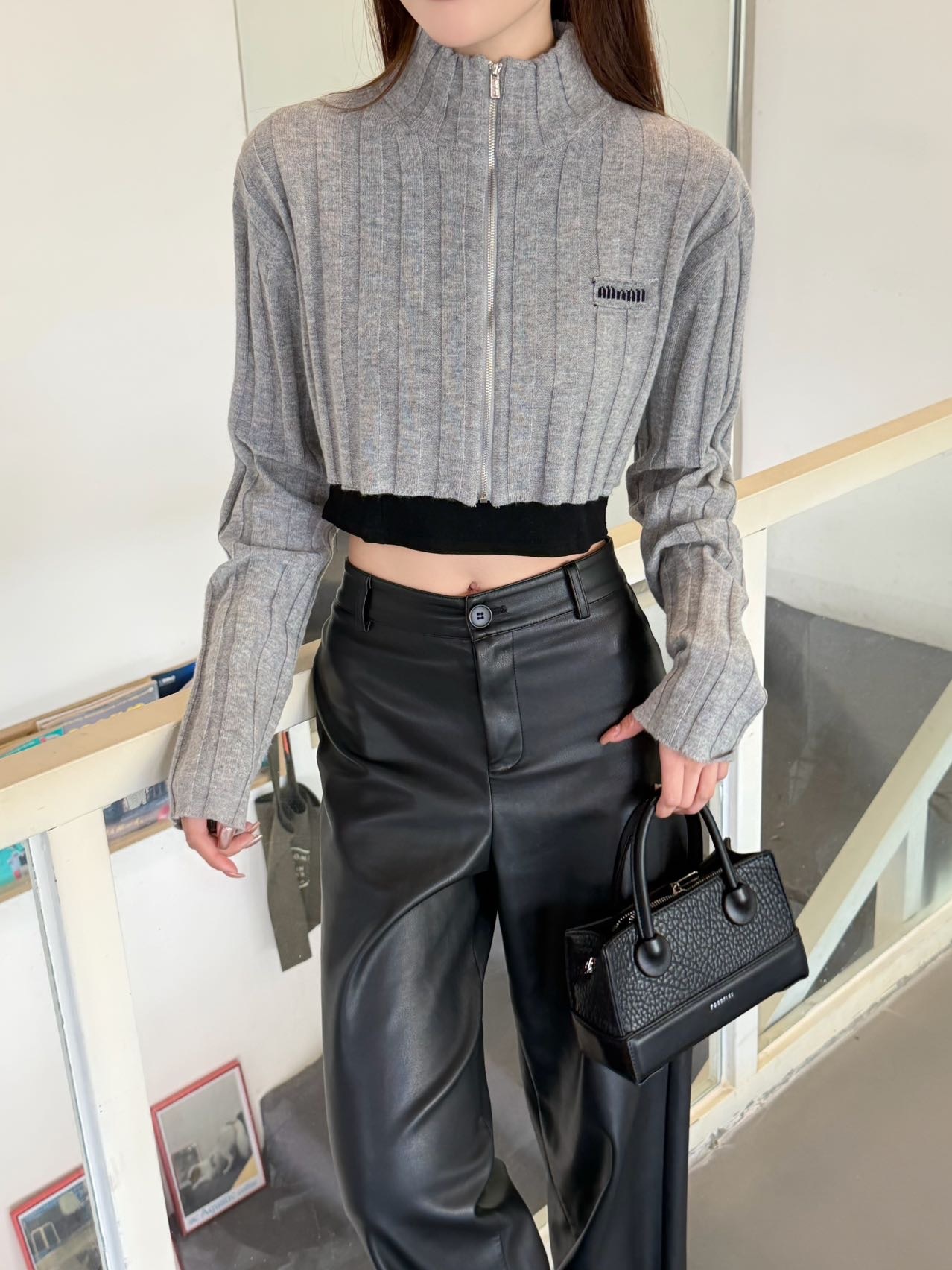 High-End mm Brand 25 Winter New Style Letter Logo Patchwork Vertical Ribbed Texture Long-Sleeve Short Knit Cardigan
