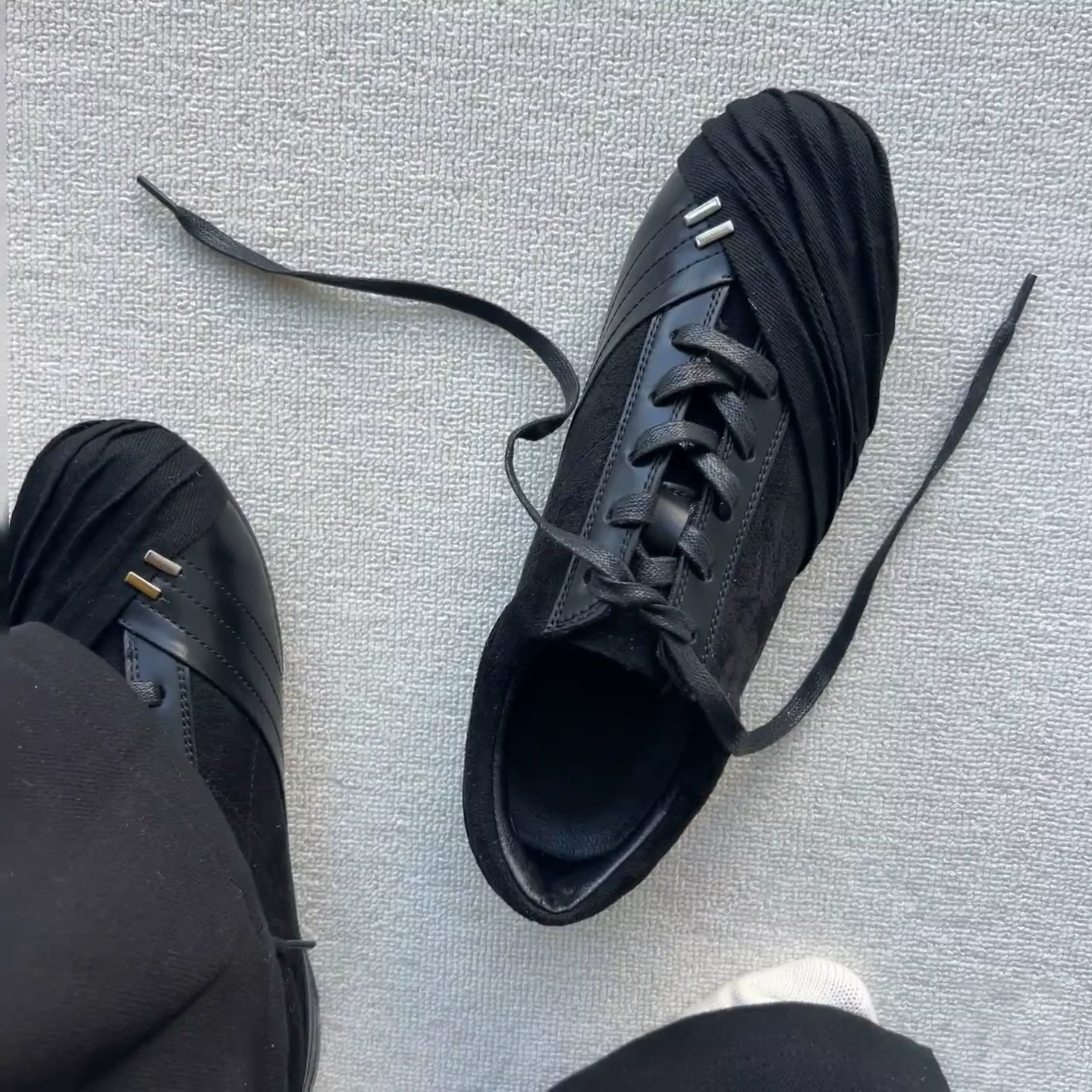 Diagonal Liuhai round toe German training shoes, men's round toe thin soled racing shoes, lace up flat bottom Forrest Gump shoes, versatile sports and leisure shoes
