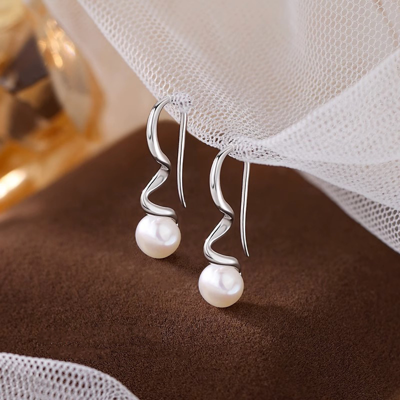 Spiral Imitation Pearl Earrings, New Summer Style, Geometric Line Earrings, Women's Niche Design, Trendy Commuter Earrings