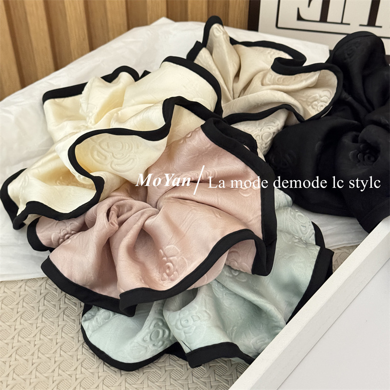 Korean-style high-grade texture satin embossed large intestine hair ring retro temperament fashion black edge hair rope head rope female head flower