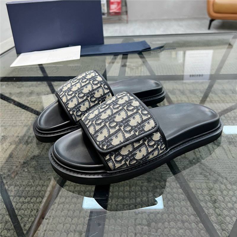 European Station 2025 Summer Men's Slippers Trendy Brand Fashion Men's Sandals Classy Outer Wear Slip-On Men's Sandals