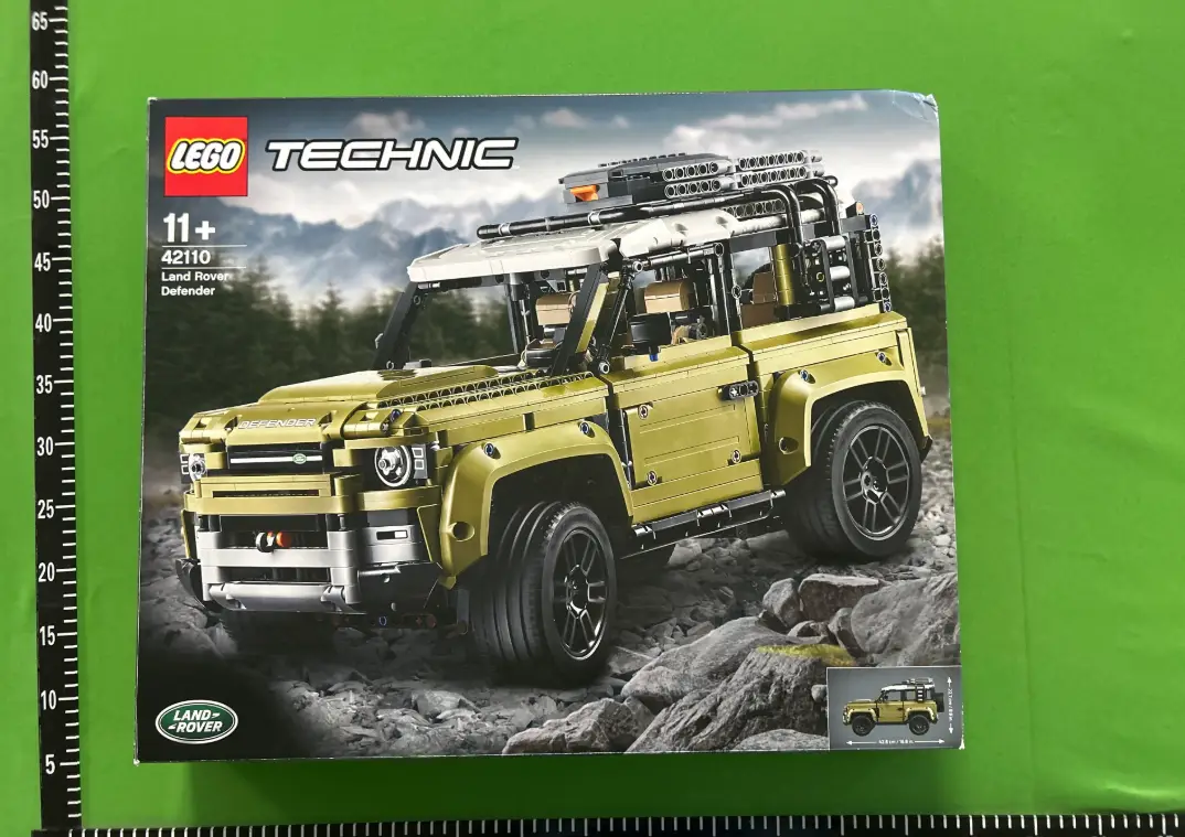 LEGO Technic Land Rover Defender 42110