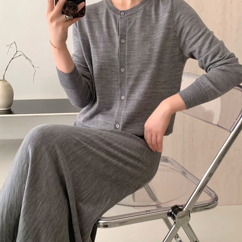 Early Spring Fine-Spun Pure Wool Cardigan for Women 2026 Spring Knitwear European High-End Cashmere Thin Sweater Coat