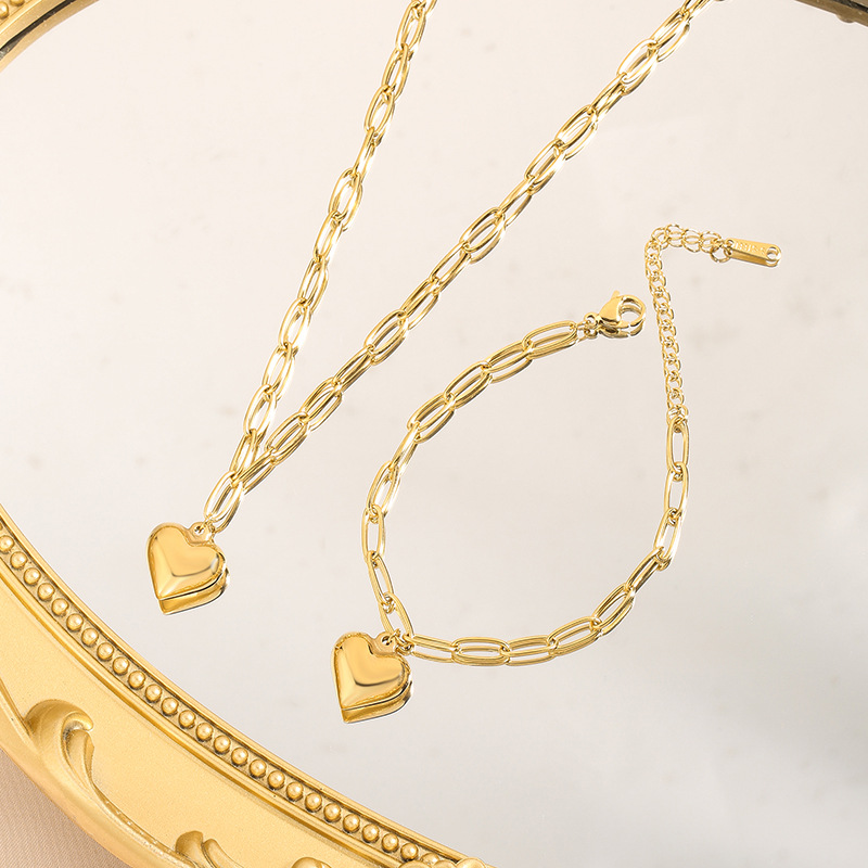 European and American Cross-Border New Product Creative Paper Clip Chain Necklace Exquisite Simple Retro Stainless Steel Peach Heart Pendant Necklace