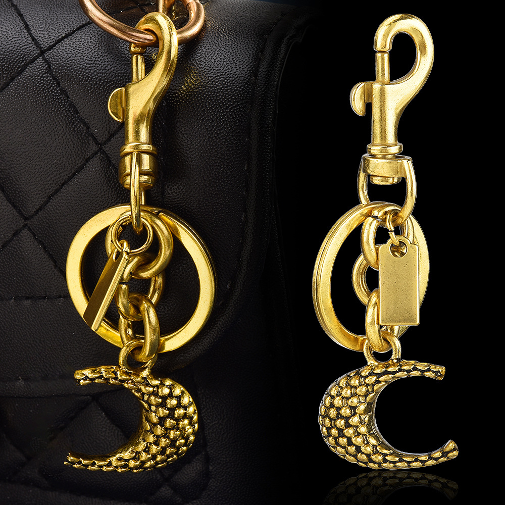 New Metal Snake Pattern Keychain Letter Diamond Fashion Key Ring Pendant Bag Key Ring Accessories Women Wholesale
