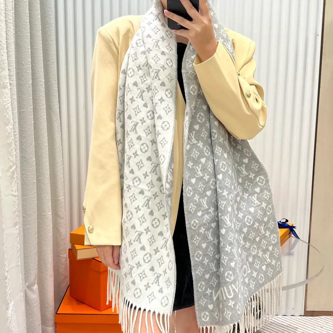 L scarf collection