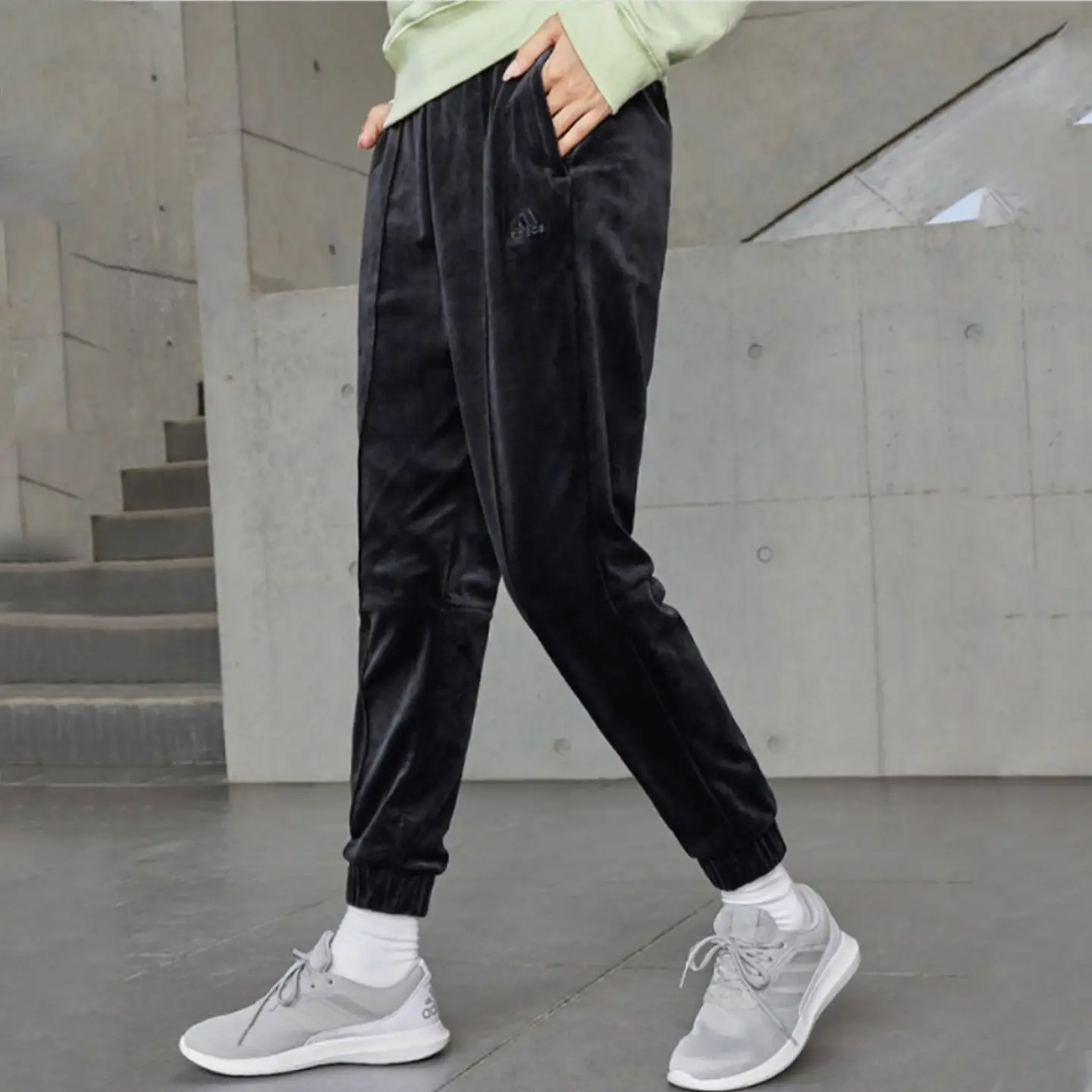 Adidas Women's Pants Autum New arrival Velvet pants Cuffed Sweatpants Slim Looking Running Jogger Pants Women's Pants pants