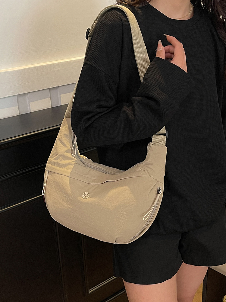 Spring and Summer New Japanese Style Women's Crossbody Bag Ultra-Light Parachute Nylon Couple Style Large Capacity Simple Shoulder Bag