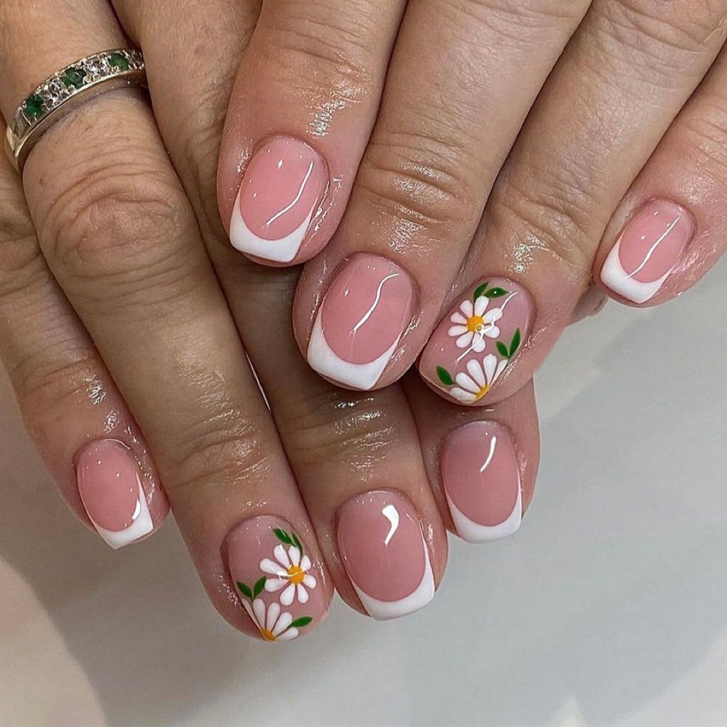 Short bright face Europe and the United States cross-border foreign trade French light foundation tricolor flowers autumn and winter detachable wear nail art 24 pieces