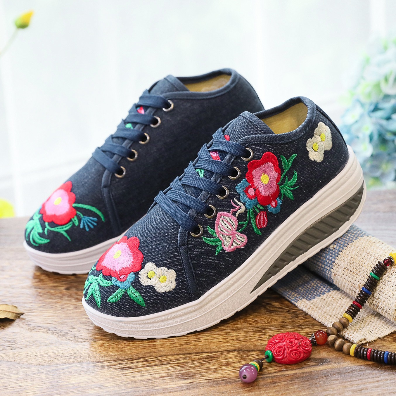 Rocking Shoes Sneakers Casual Shoes Student Canvas Shoes Girls' Shoes Slip-on Embroidered Cloth Shoes