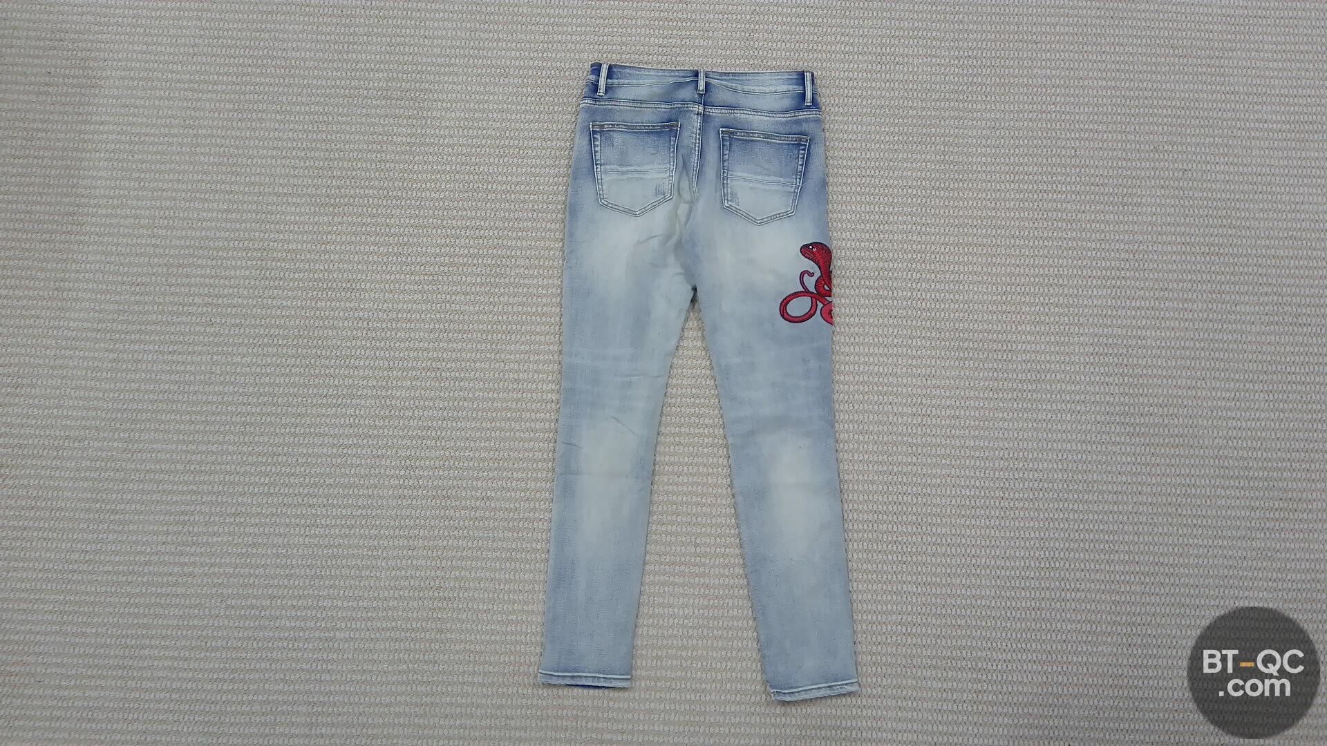 American Street Fashion Men's Embroidered Patch Small Feet Blue Trendyy Men's One-Piece Drop Shipping Jeans Men's Pants 1346 — QC-foto 2