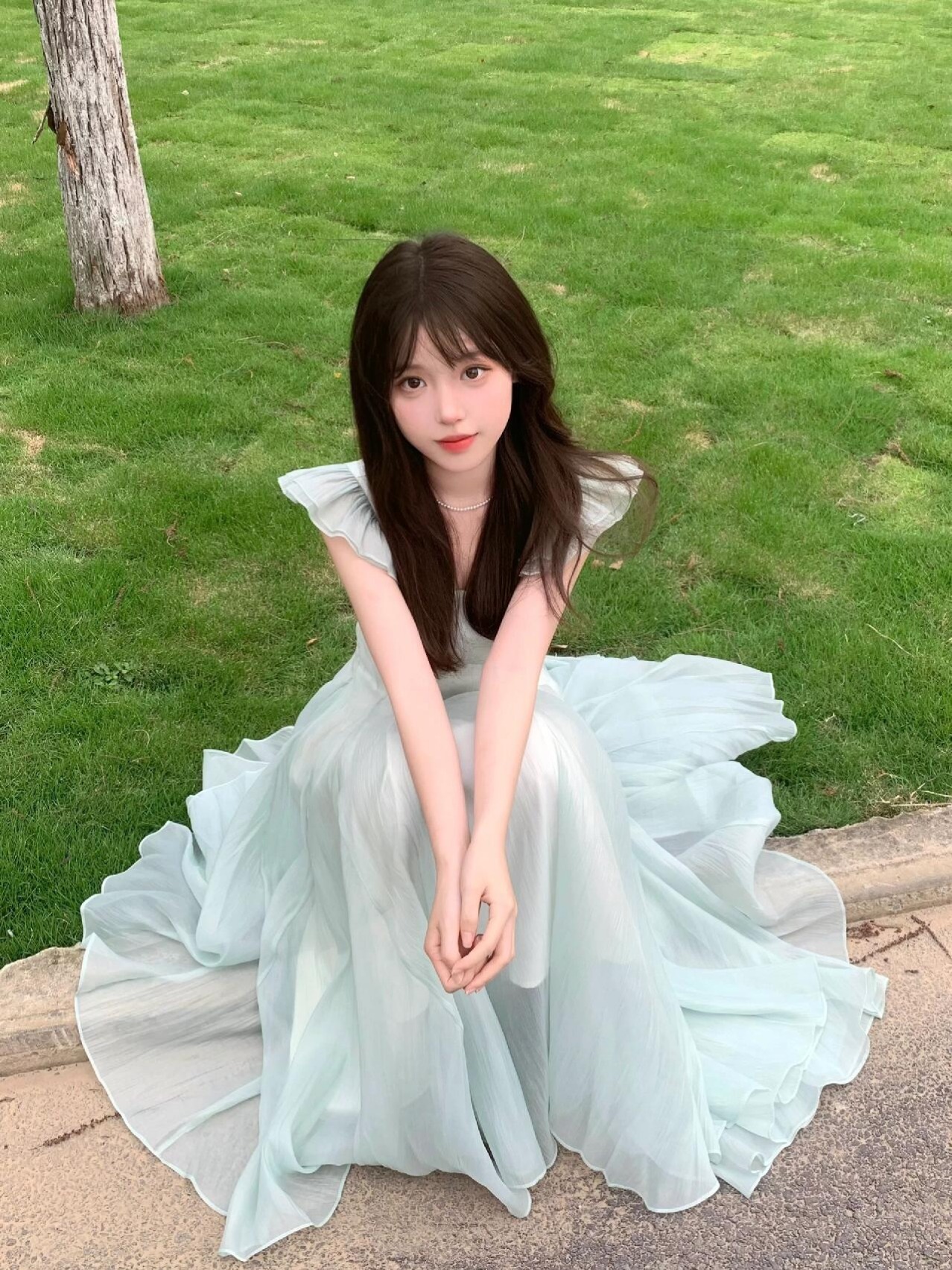 French Romantic Elegant Flying Sleeve Dress for Women Summer 2024 New Style Waist-cinching Elegant Super Fairy Skirt