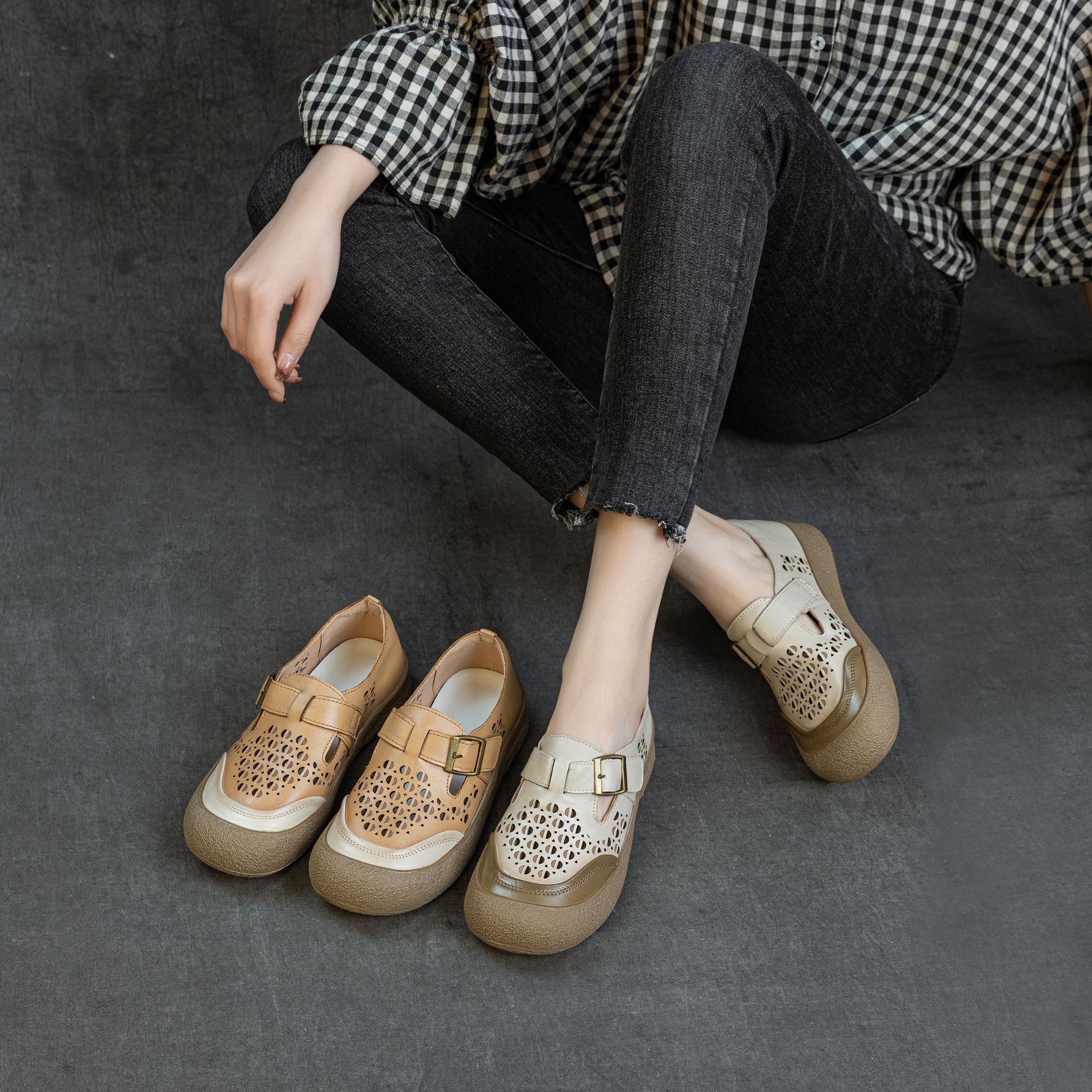 Spring New Style First-Layer Cowhide Hollow-Out Women's Flat Shoes with Soft Soles, Non-Slip, Loose, Comfortable, Breathable, Casual Birkenstock Shoes