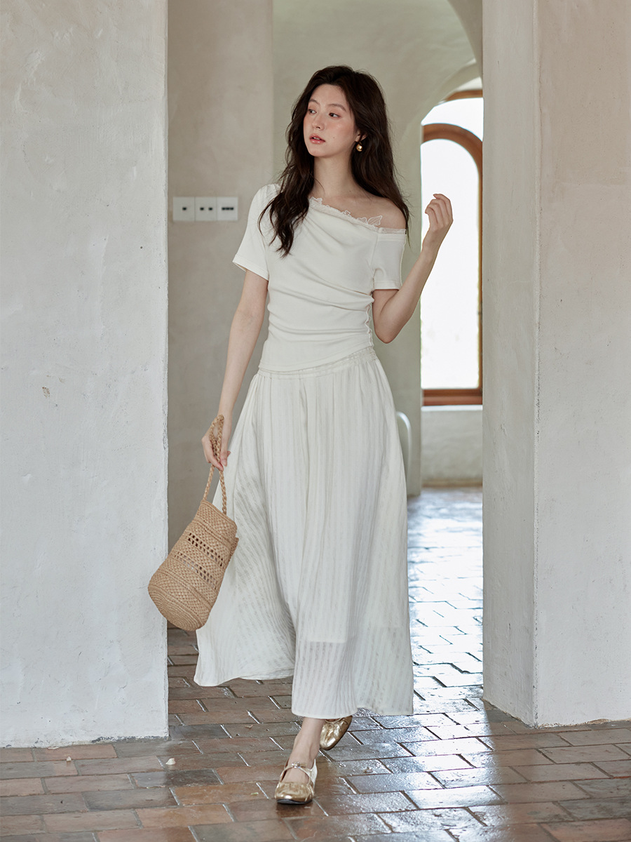 Ximeng 2025 New Summer Korean Style Elegant Dress with a Unique Design for Petite Figures, Featuring a Chic Off-Shoulder Short-Sleeve Dress