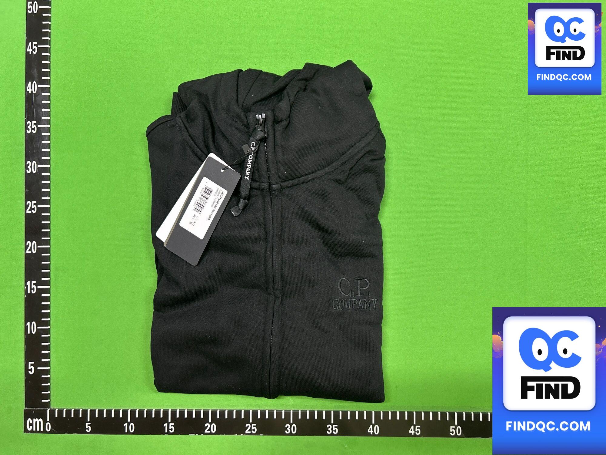 CP Company Men's Black Zip-Up Hooded Sweatshirt — QC-foto 2