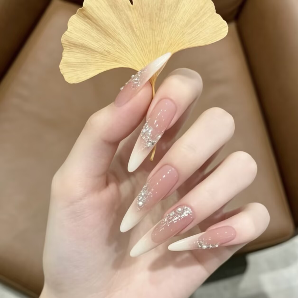 Gentle Dream Sparkling Champagne Diamond Fake Nail Patches