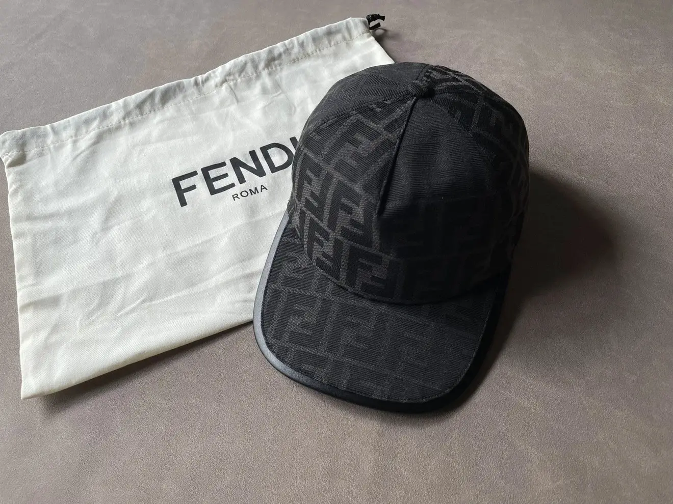 FEND* FF字母印花 - 鸭舌帽 男款 黑色