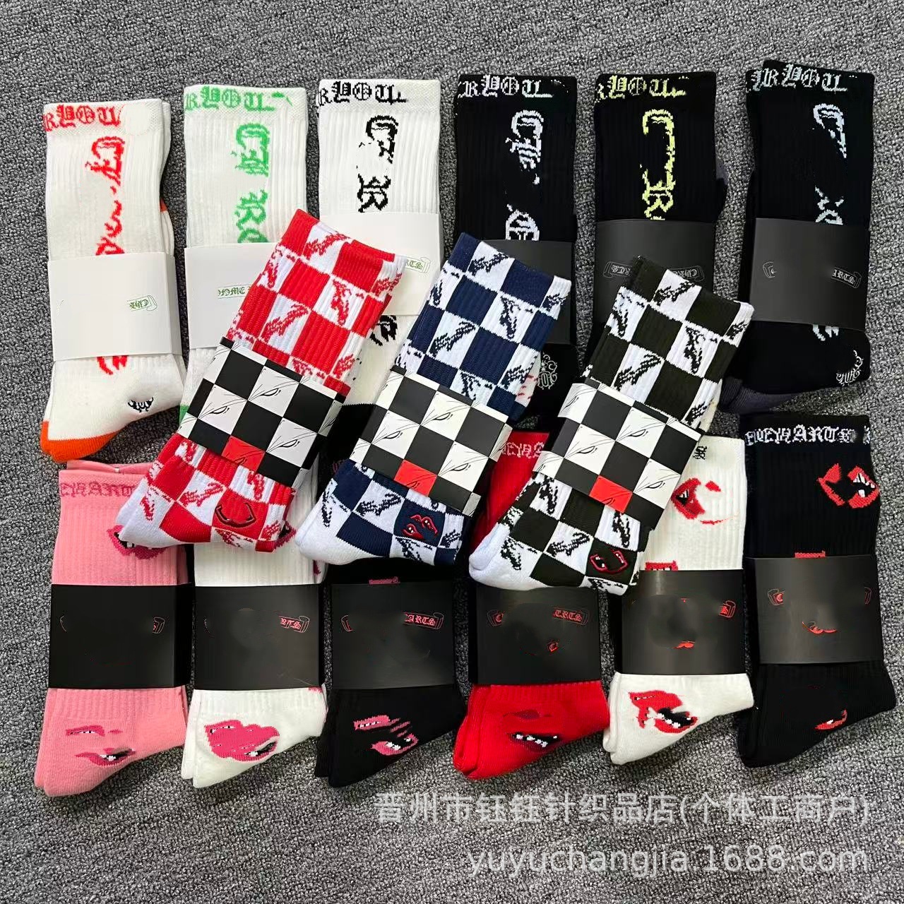 New Style Croc Heart Socks with Ch Stripes, Lettering, Red Lip Embroidery, Towel Bottom, Sports Cross-Border Trendy Socks Wholesale Foto QC de 1688 na Qualit.ly