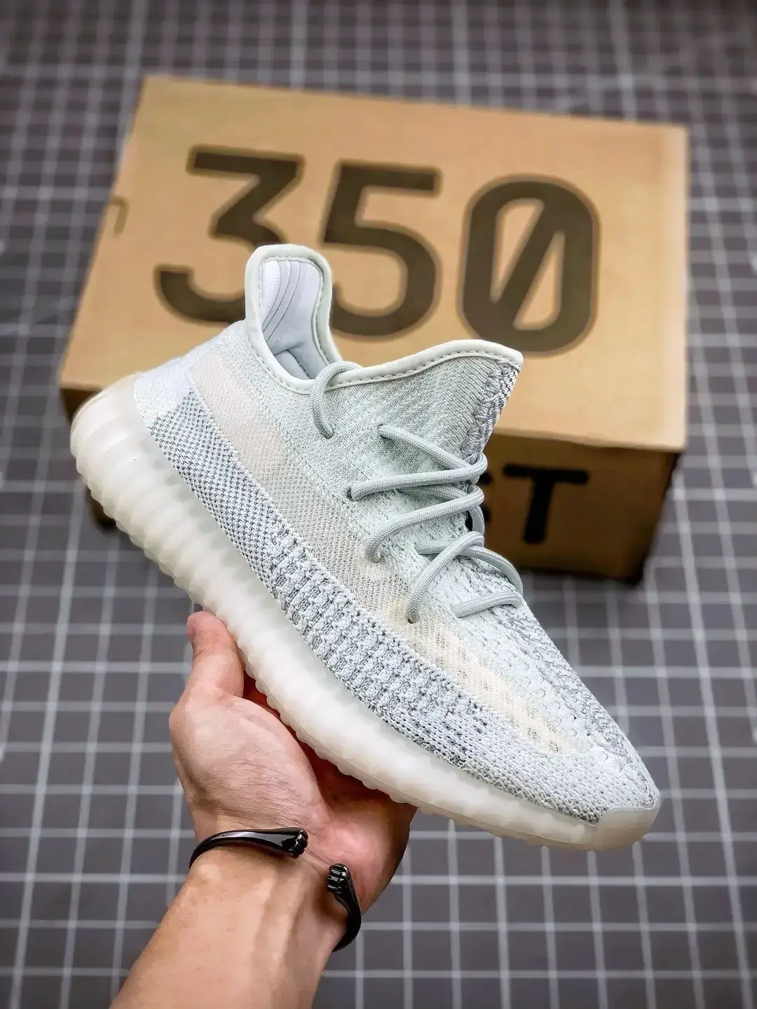 Adidas Yeezy Boost 350 V2