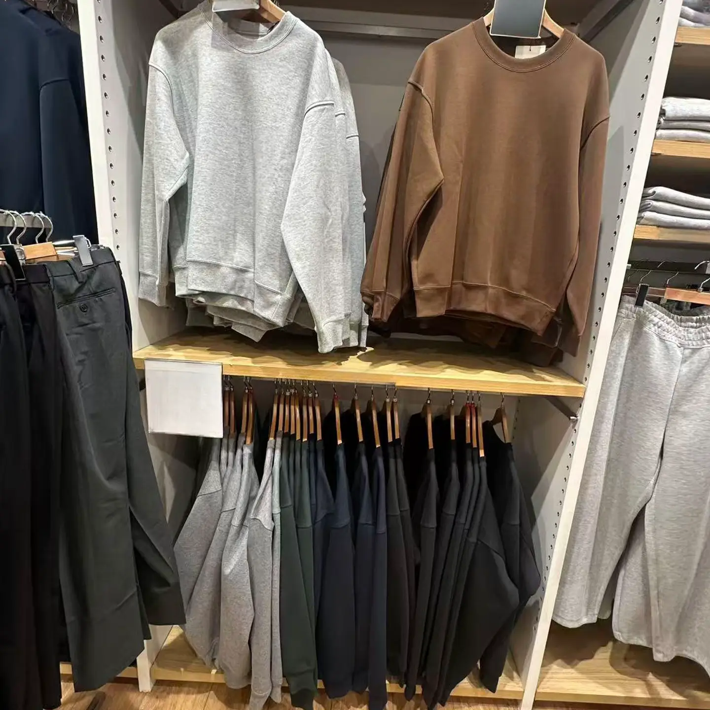 Co-Branded Men's and Women's Loose Sweatshirts, Couple's Long-Sleeved Sweatshirts, Casual Tops, Autumn and Winter New Style E481040