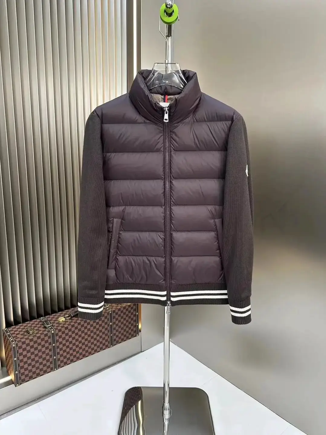 Textile jacket opening
