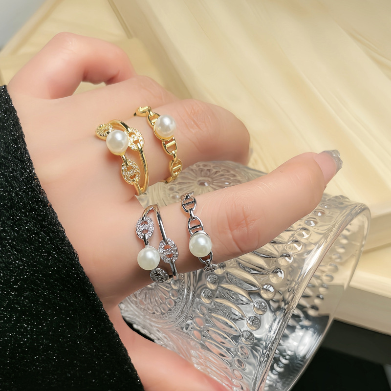 Exquisite Sweet Cool Double-layer Pig Nose Pearl Inlaid Ring Women's Stacked Wear Style Fashionable Niche Elegant Cold Style Ring