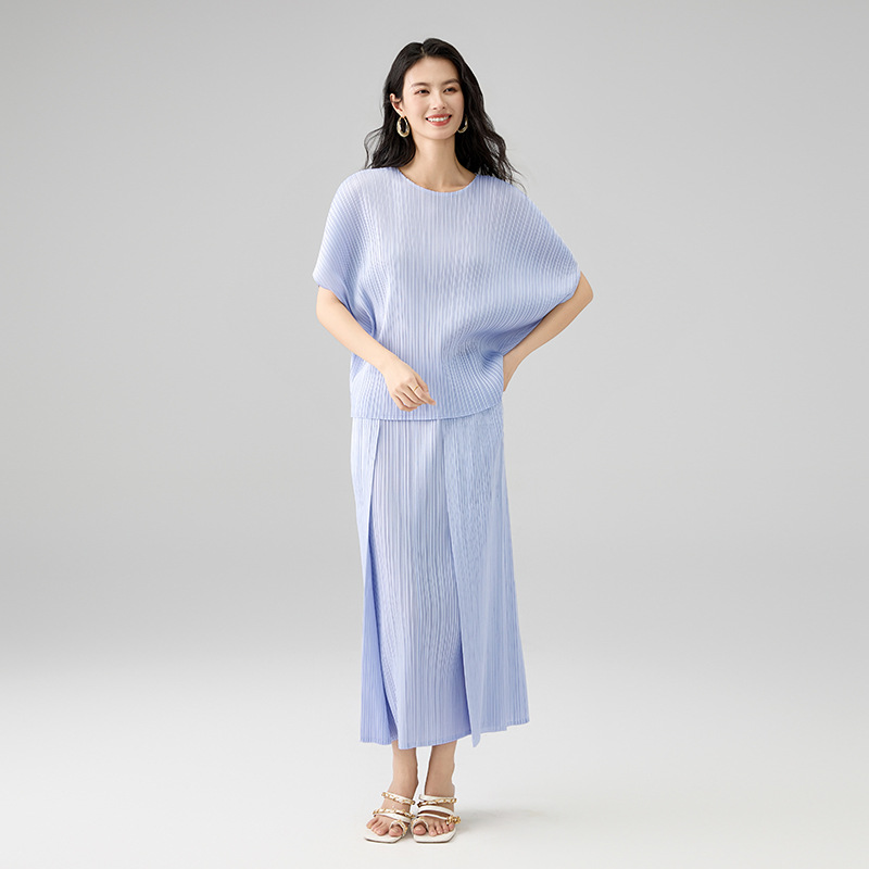 Fashionable Age-Reducing Pleated Suit 2025 Spring and Summer Loose Slimming Look Bat-Sleeve Top Design Spliced Flap Pocket Pants Skirt