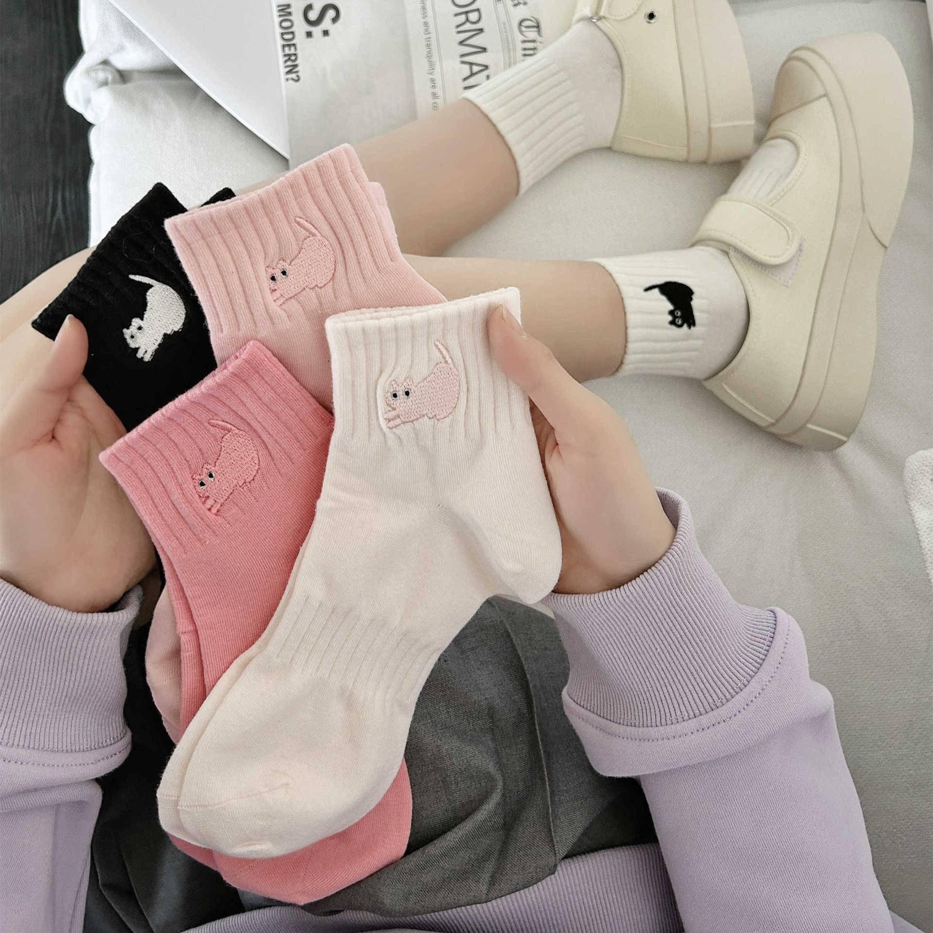 Spring New embroidered cat Socks college style solid color casual all-matching ins style cotton short women's socks