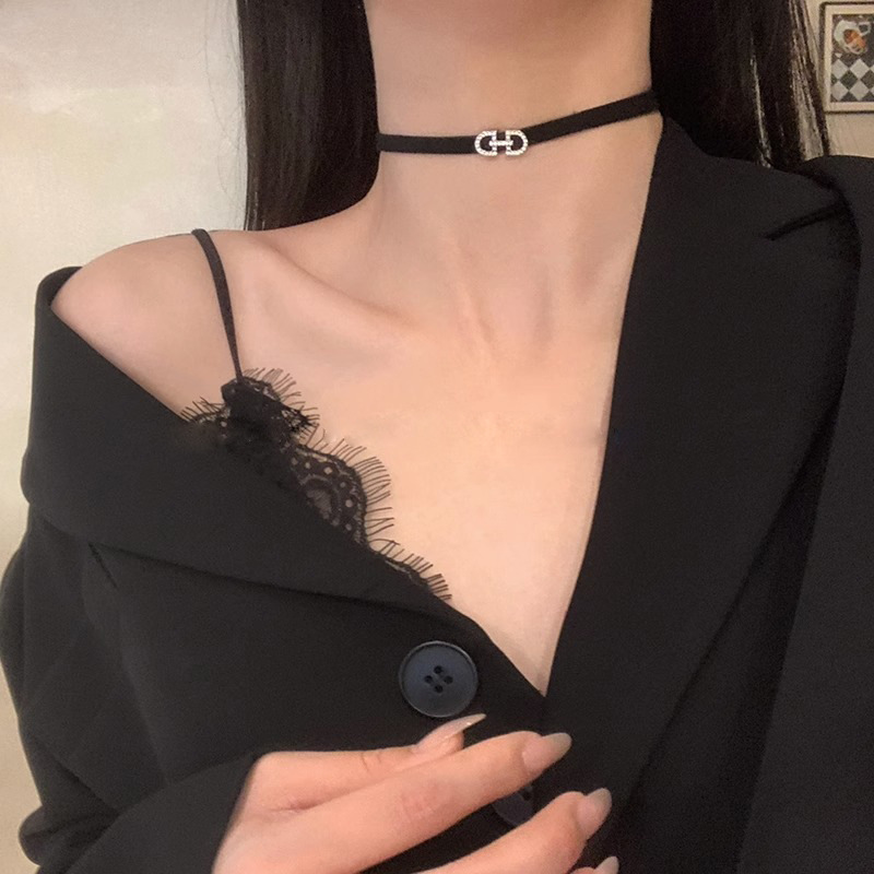Light luxury niche black rope necklace women's choker clavicle chain necklace neck strap neck accessories collar fashion