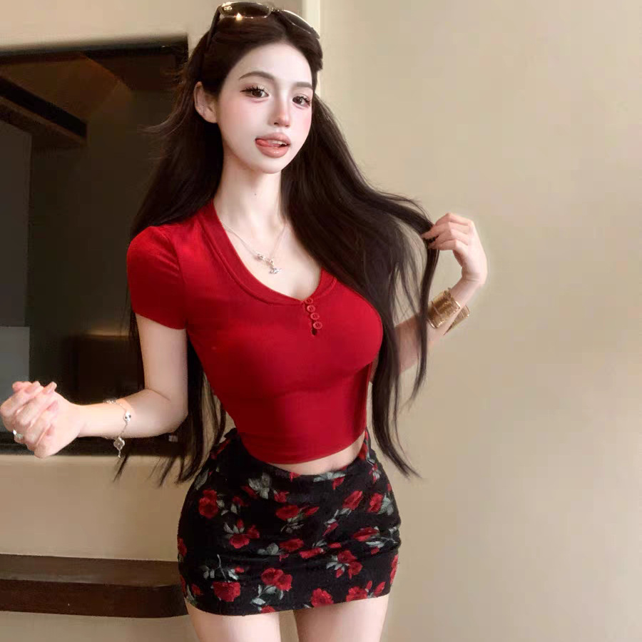 Red V-Neck Short-Sleeved Knitted T-Shirt Women's Summer Tight-Fit Slim Base Shirt Hot Girl Figure Short Shoulder Top