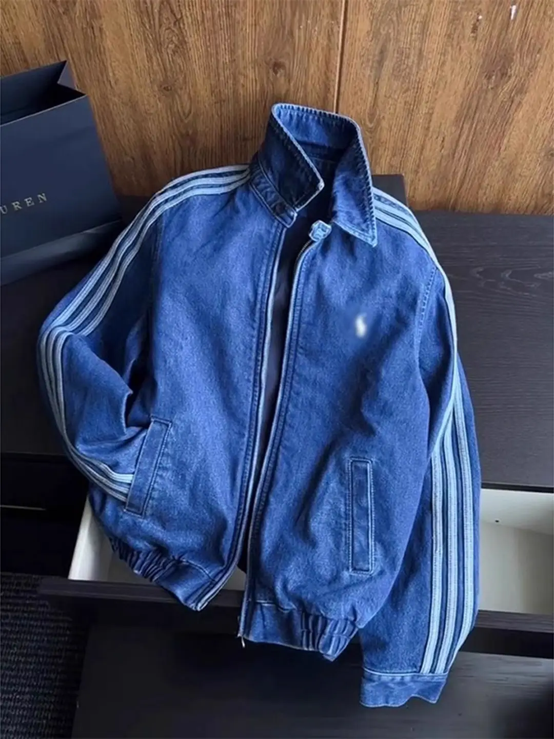 Blue Washed Three-Stripe Denim Jacket for Men, Autumn American Retro Striped Jacket, High-End Embroidered Top